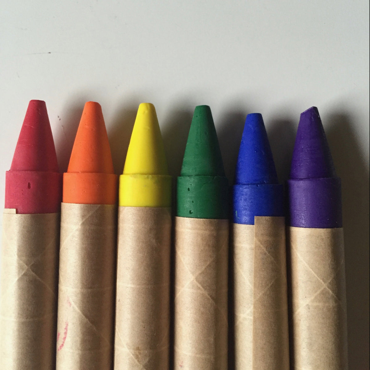 Tin of 6 Soy and Beeswax Crayons – favoritestate