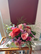 Load image into Gallery viewer, Darlin&#39; - Floral Arrangement Pre-Order for 2/10
