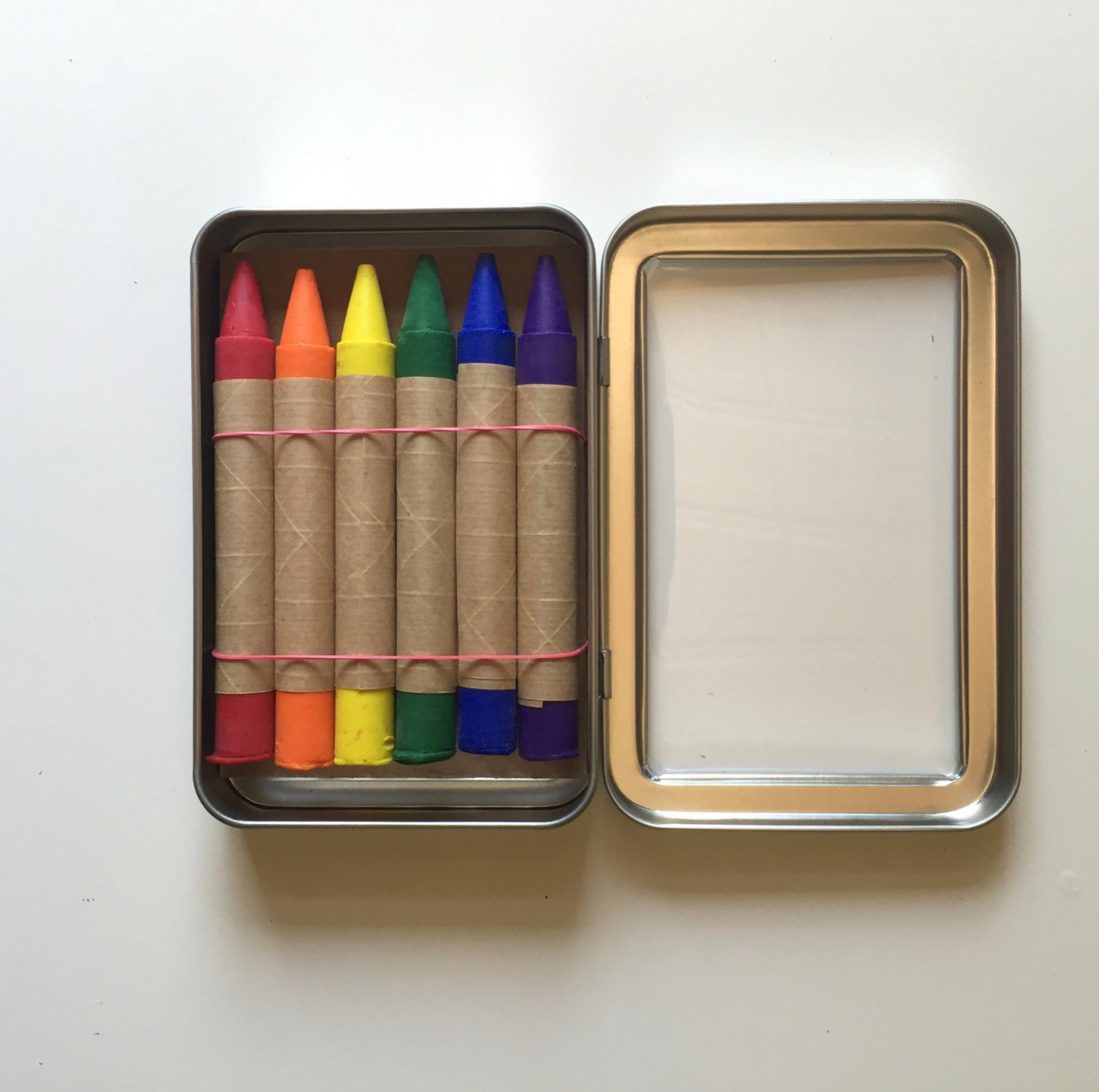 Tin of 6 Soy and Beeswax Crayons – favoritestate